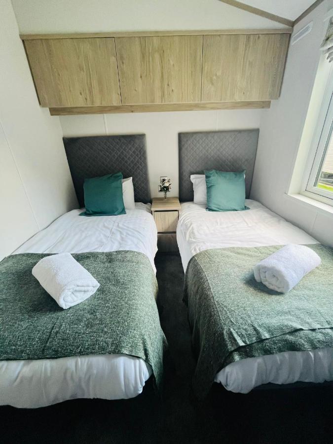 Fir Tree Lodge With Hot Tub ยอร์ค ภายนอก รูปภาพ